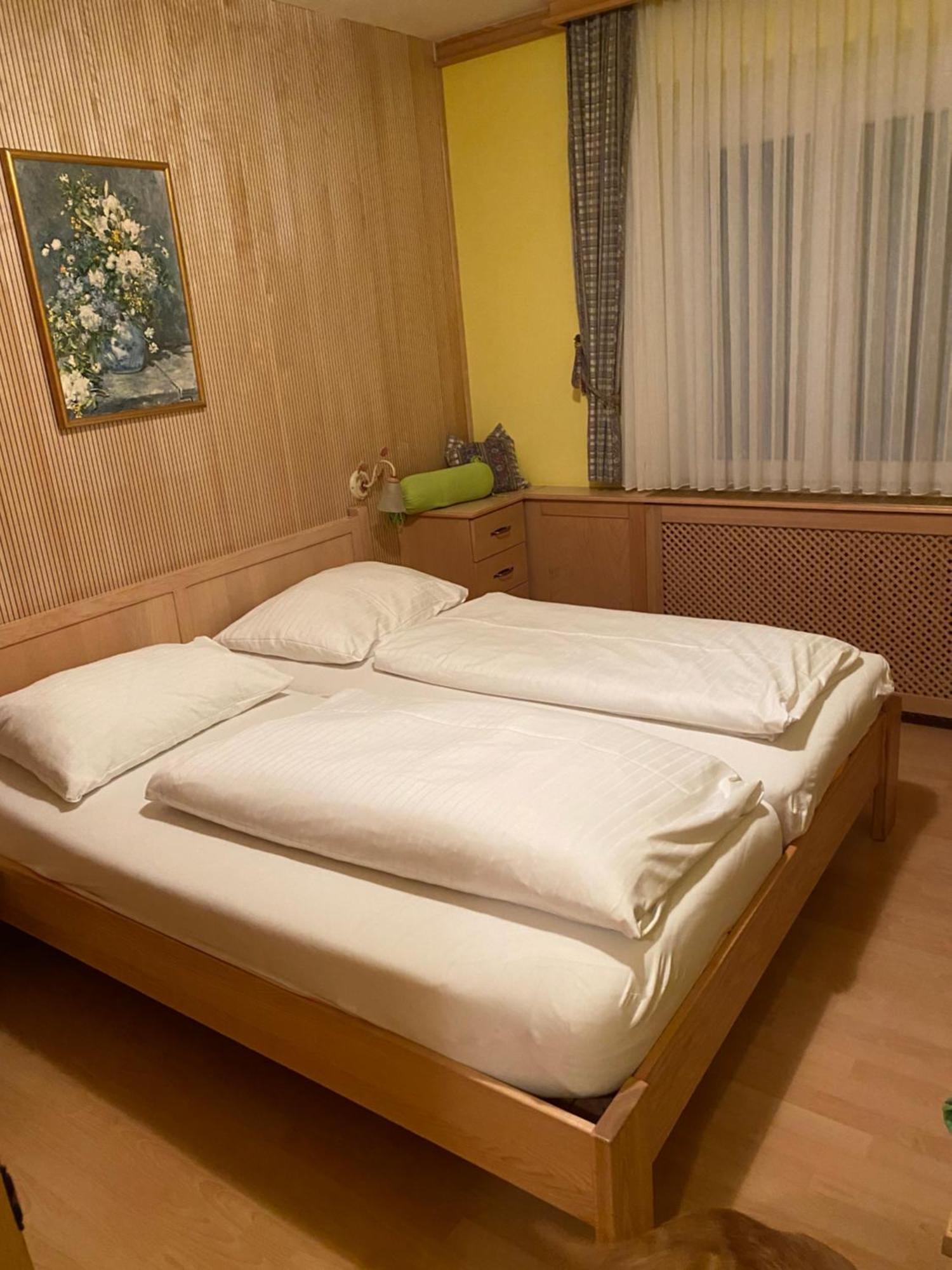 Hotel-Restaurant-Vinothek Felix Sommer Auersthal Εξωτερικό φωτογραφία