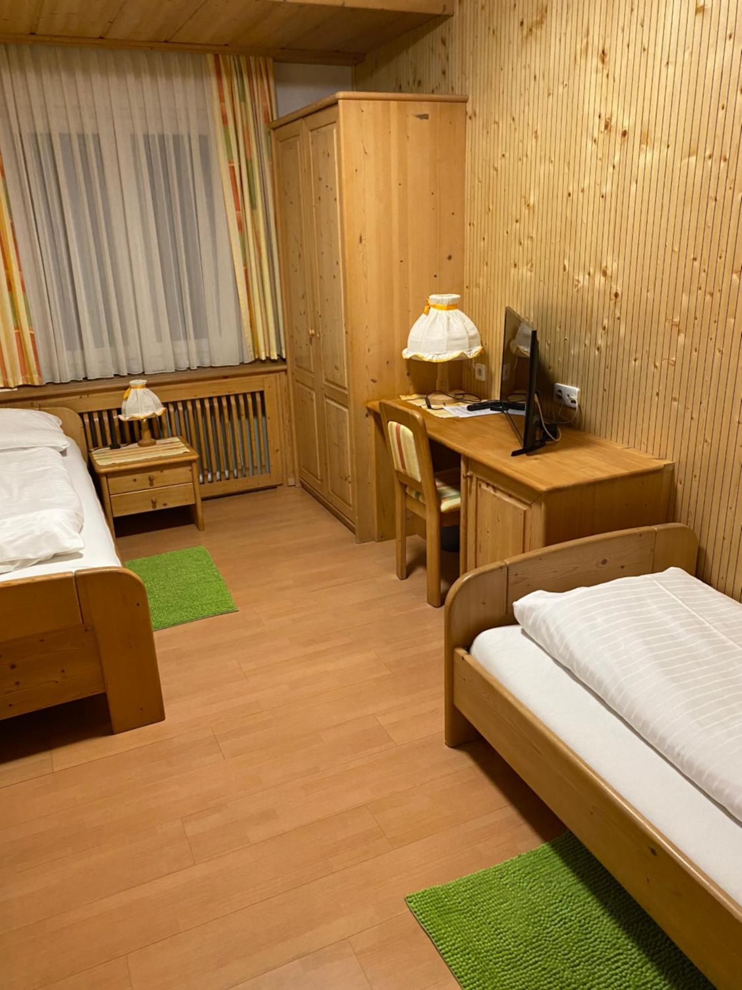 Hotel-Restaurant-Vinothek Felix Sommer Auersthal Εξωτερικό φωτογραφία