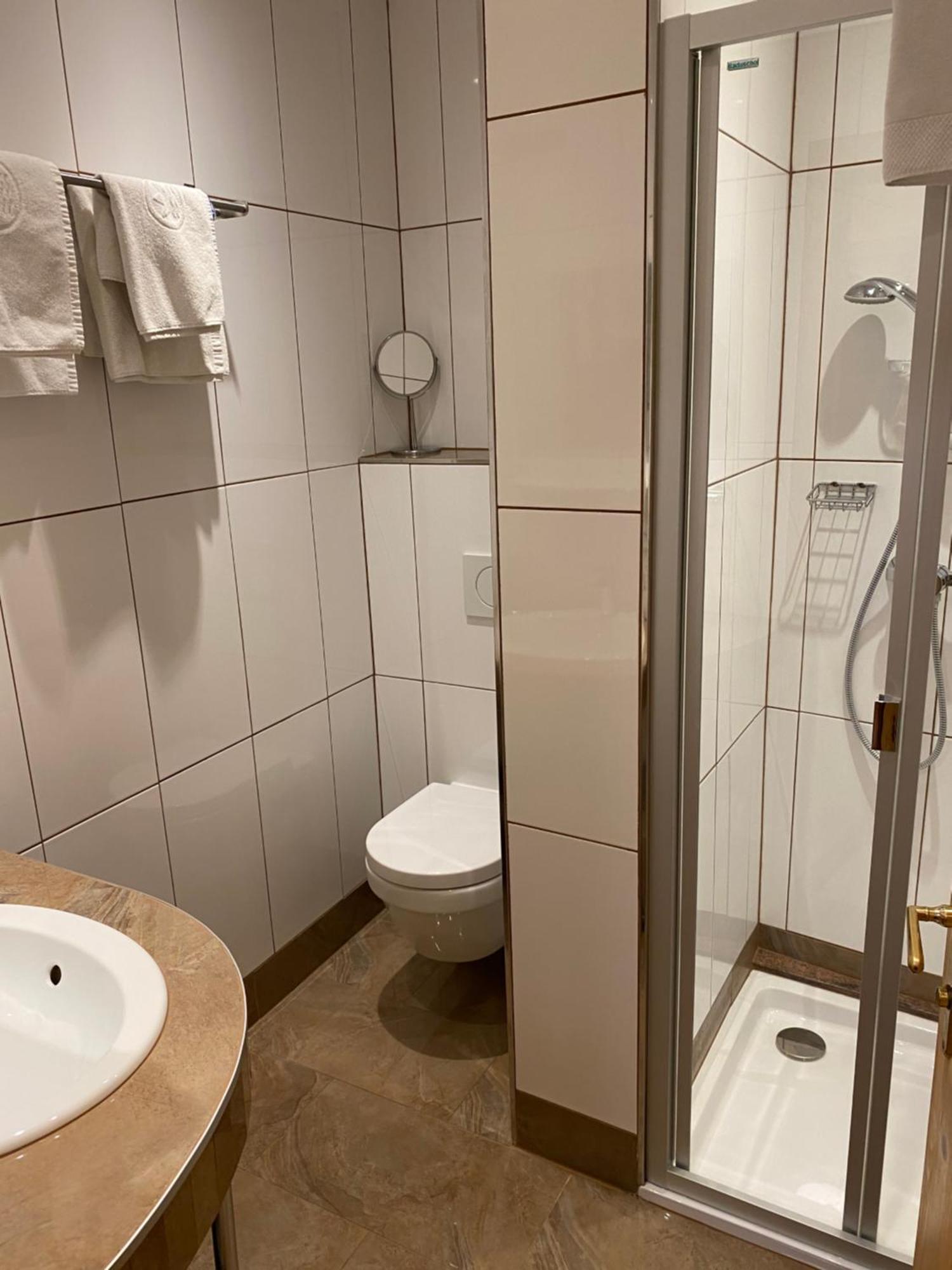 Hotel-Restaurant-Vinothek Felix Sommer Auersthal Εξωτερικό φωτογραφία